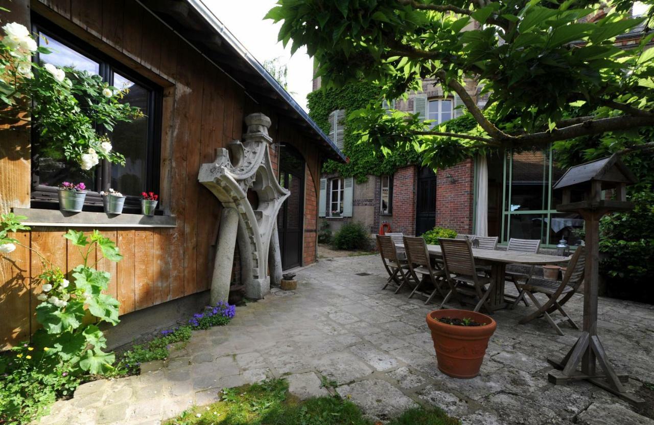 Bed and Breakfast La Rosace Шартр Экстерьер фото